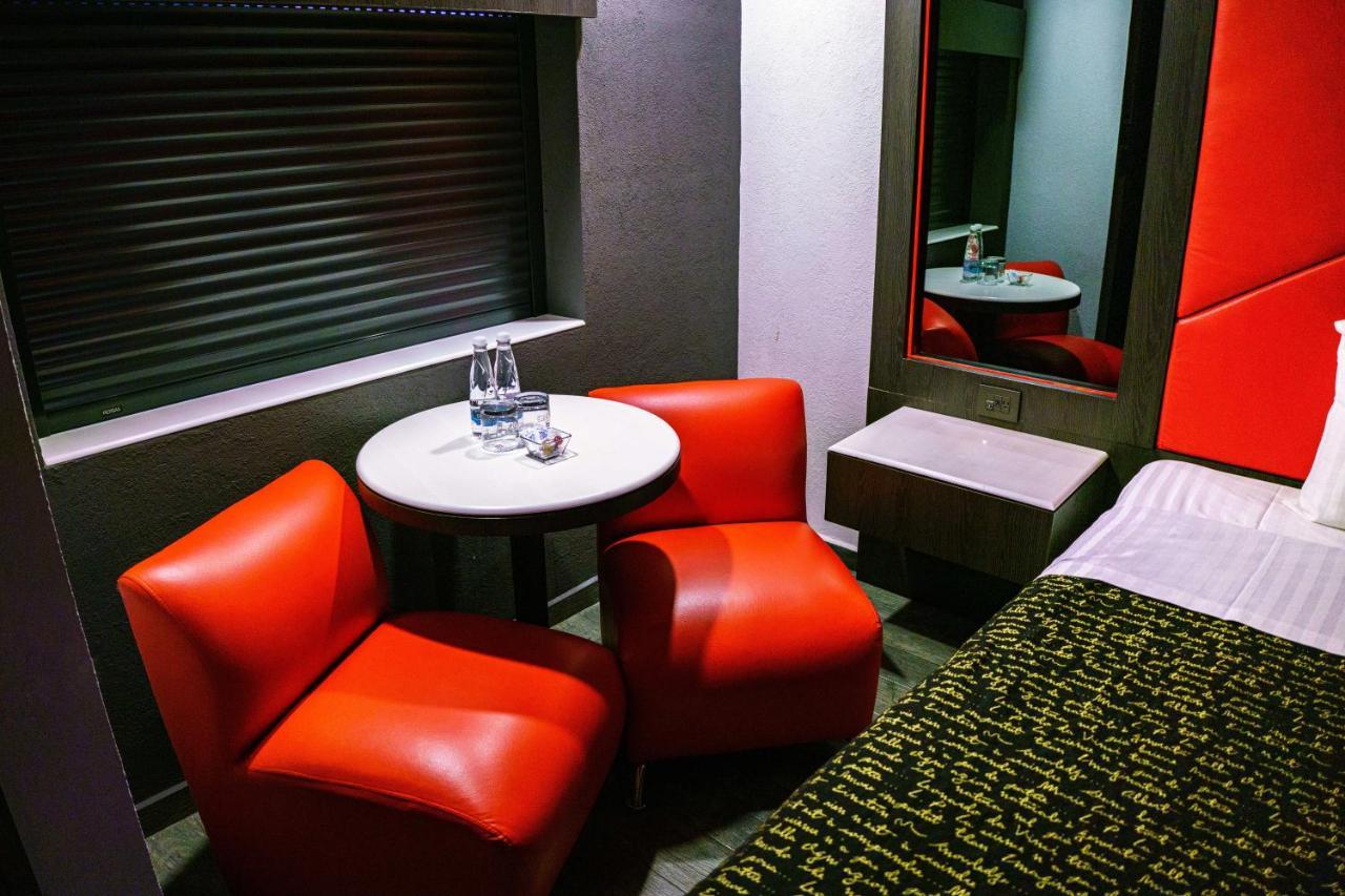 Hotel Passion Secrets Villas And Suites Toluca Exteriör bild